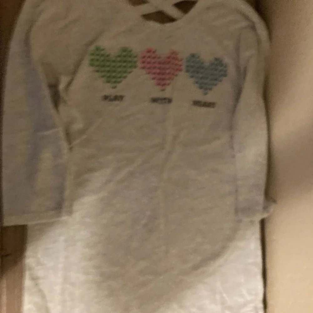 Justice Light Gray Play With Heart Graphic Long Sleeve T Shirt Top 10 Cotton
